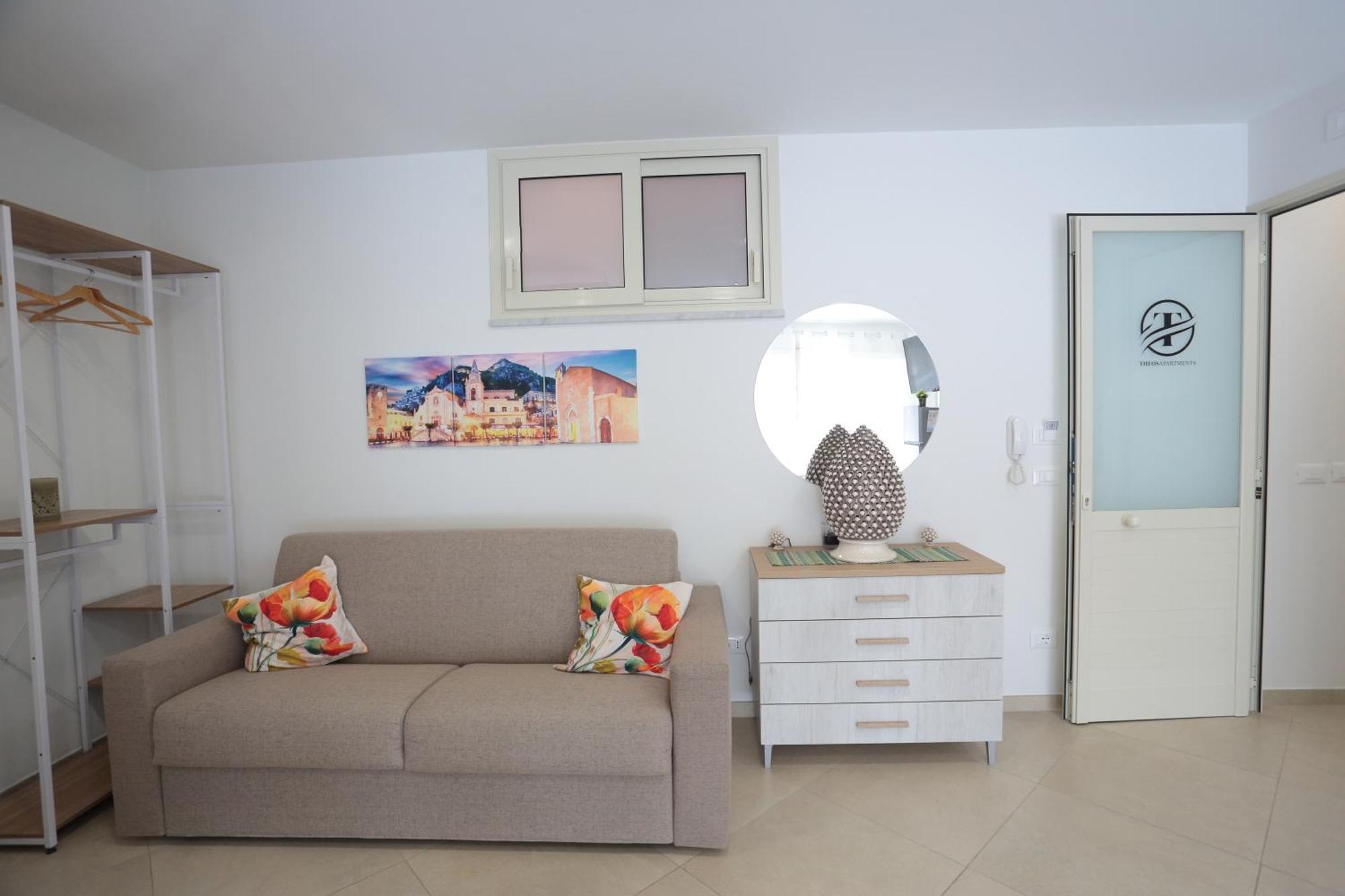 Theos Holidays Apartments Джардіні-Наксос Екстер'єр фото
