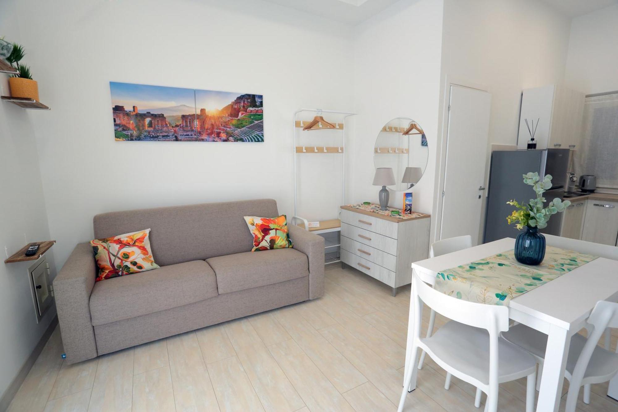 Theos Holidays Apartments Джардіні-Наксос Екстер'єр фото